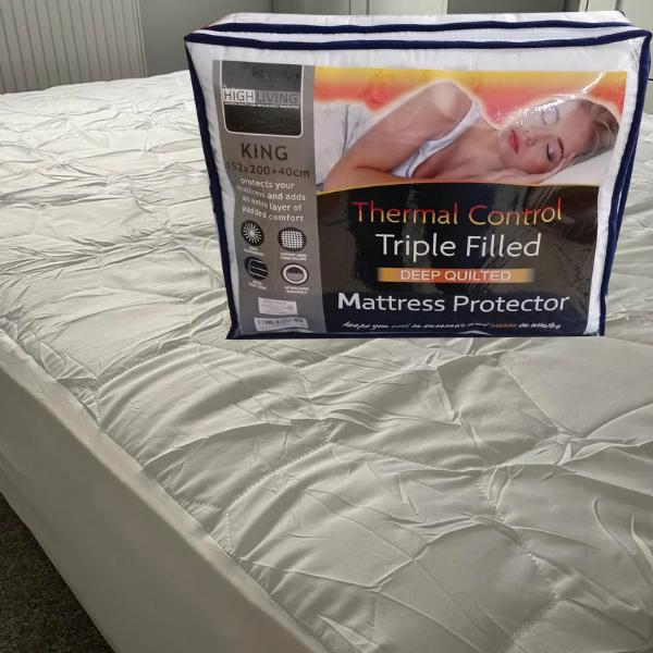 Hexagonal Mattress Protector Triple Filled 200 GSM Elastic Fitting Triple Filled Quilted Fitted Cover Sheet 40cm Deep Skirt Double Bed  Noiseless Breathable